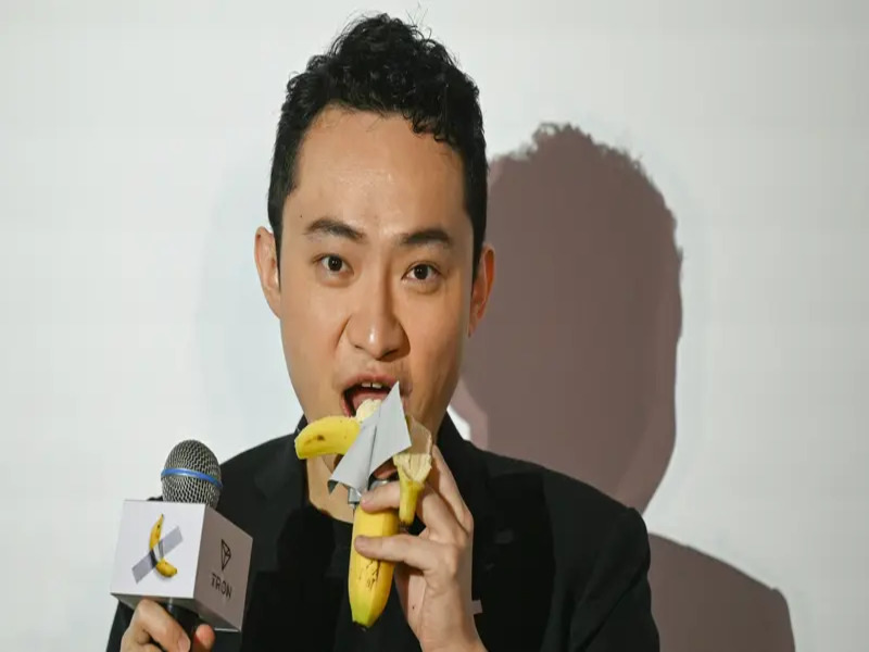 Heboh! Bos Kripto Justin Sun Makan Pisang Seharga Rp98,2 Miliar