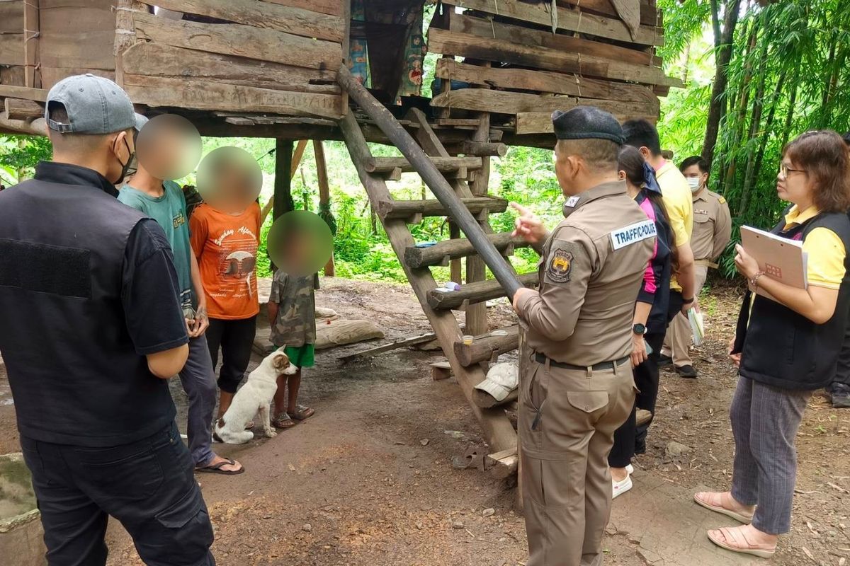 Ibu Candu Narkoba, Anjing Jadi 'Pengasuh' Bocah 8 Tahun