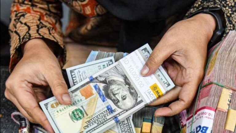 Mata Uang Asia Keok, Rupiah Loyo di Rp16.368 Imbas Akrobat Trump