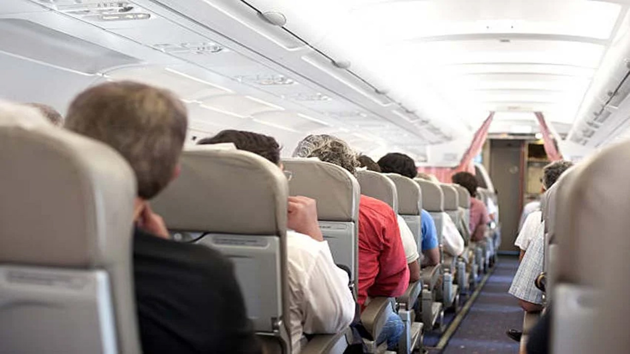 Alasan Pilot Melarang Penumpang ke Toilet Saat Pesawat Masih di Landasan