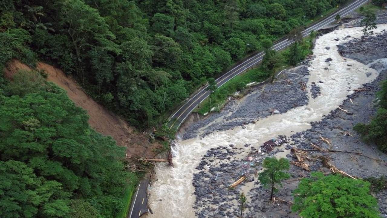 Banjir Sumatera: Upaya Penyelamatan dan Deretan Daerah yang Masih Terisolir