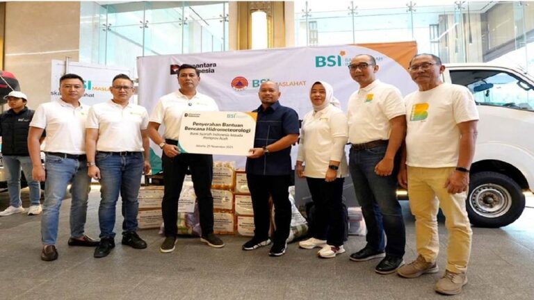 Dirut BSI Pimpin Pengiriman Bantuan 27 Ton untuk Masyarakat Aceh
