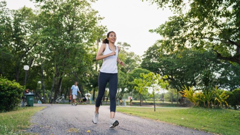 Jalan Kaki Sehat sebagai Olahraga Paling Dekat dengan Kehidupan Sehari-hari