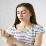 Dokter Ingatkan Risiko Penyakit Kulit dari Baju Thrifting yang Tidak Dicuci