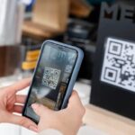 Sekali Scan, Uang Melayang: Cashless Praktis atau Bikin Boros di Era Serba Digital?